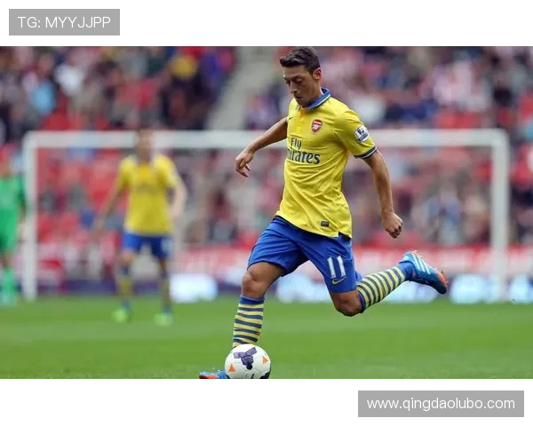 超清4K足球明星电脑壁纸全面屏设计，感受极致视觉震撼与激情四射的足球魅力